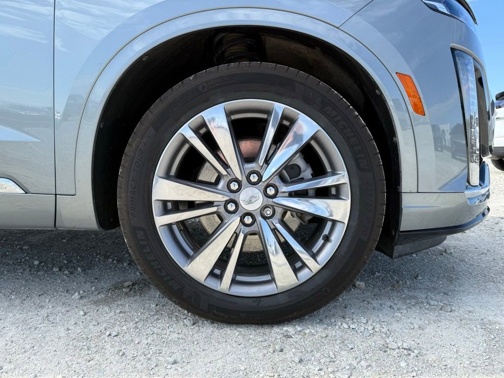 Used 2024 Cadillac XT6 Premium Luxury w/ LPO, Floor Liner Package AWD/4WD image 16