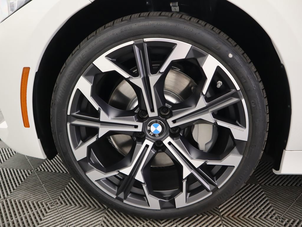 Certified 2025 BMW 330i Sedan w/ Convenience Package image 32