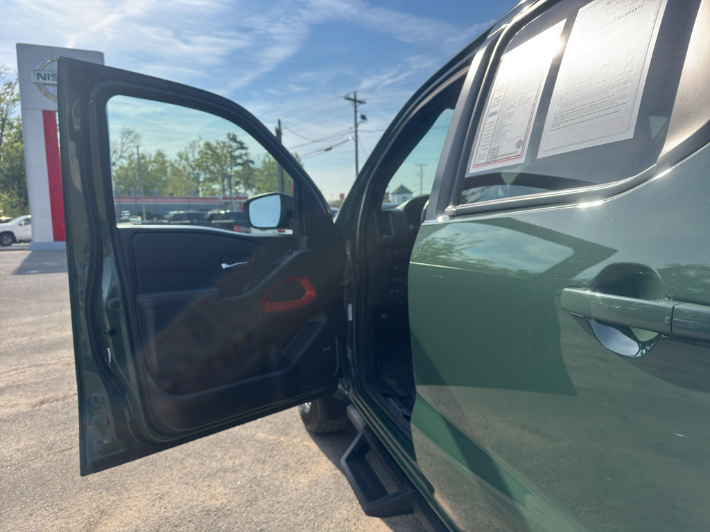 Used 2023 Nissan Frontier PRO-4X w/ Pro-4X Premium Package image 18