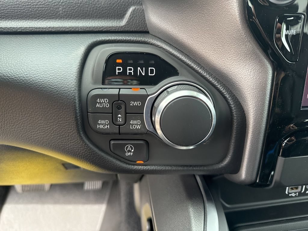 New 2026 RAM 1500 Big Horn AWD/4WD image 14