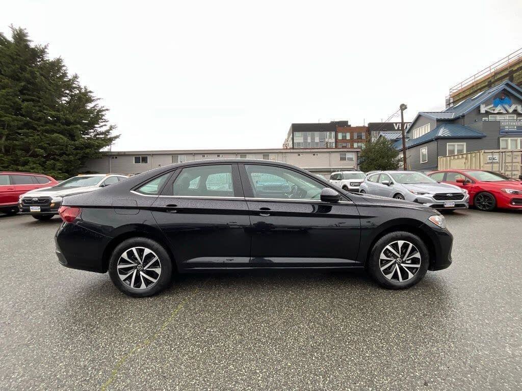 Certified 2023 Volkswagen Jetta S image 9