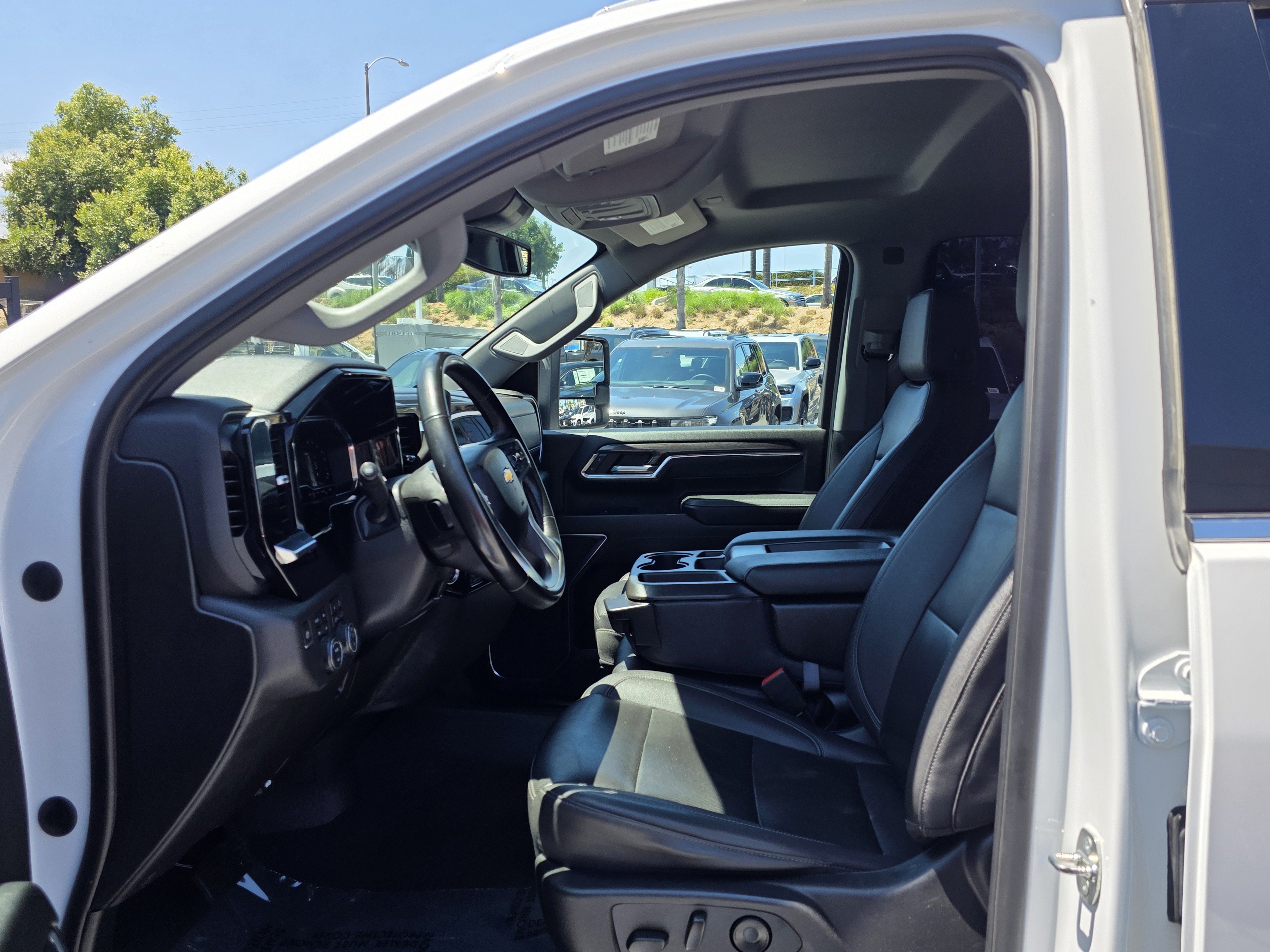Used 2024 Chevrolet Silverado 2500 LTZ AWD/4WD image 10