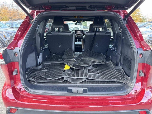 Used 2022 Toyota Highlander XSE image 12