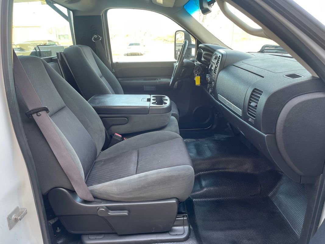 Used 2009 Chevrolet Silverado 3500 LT w/ Exterior Plus Package AWD/4WD image 15