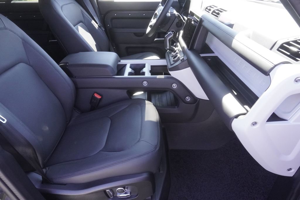 New 2025 Land Rover Defender 130 S image 23