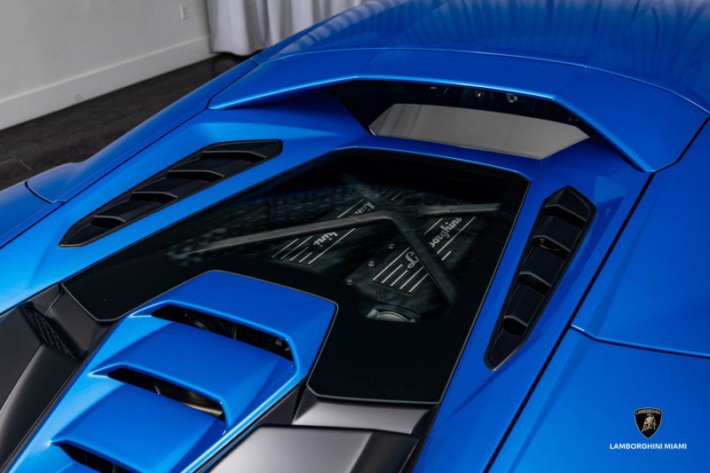 Used 2023 Lamborghini Huracan Tecnica image 22