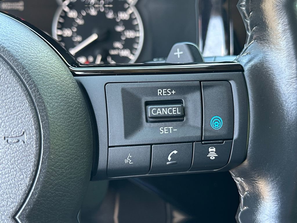 Used 2023 Nissan Pathfinder SL AWD/4WD image 28