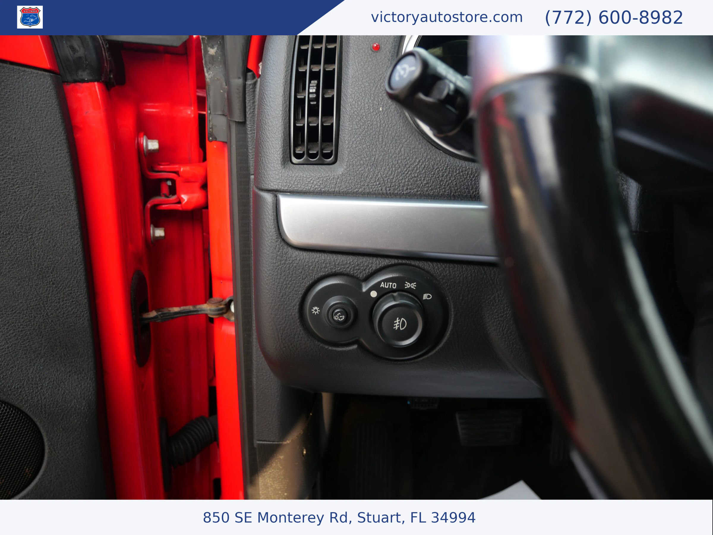 Used 2003 Chevrolet SSR w/ Preferred Equipment Group image 18