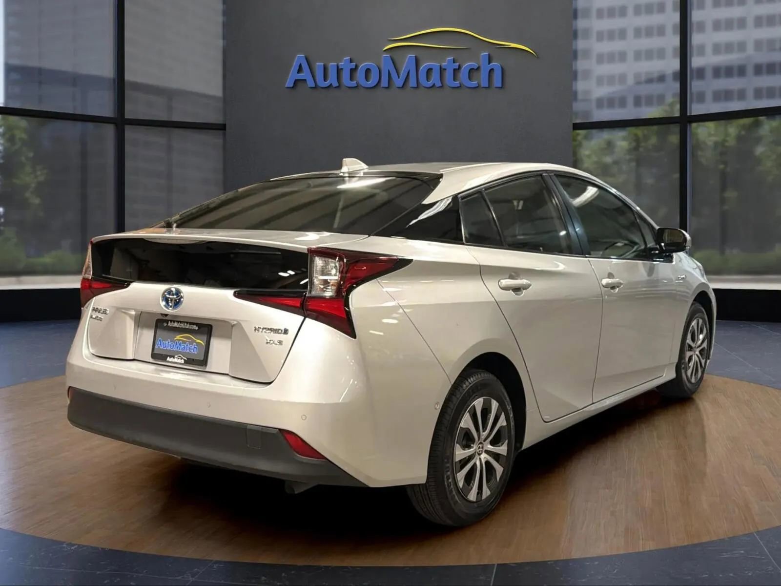Used 2020 Toyota Prius XLE w/ Preferred Accessory Package image 10