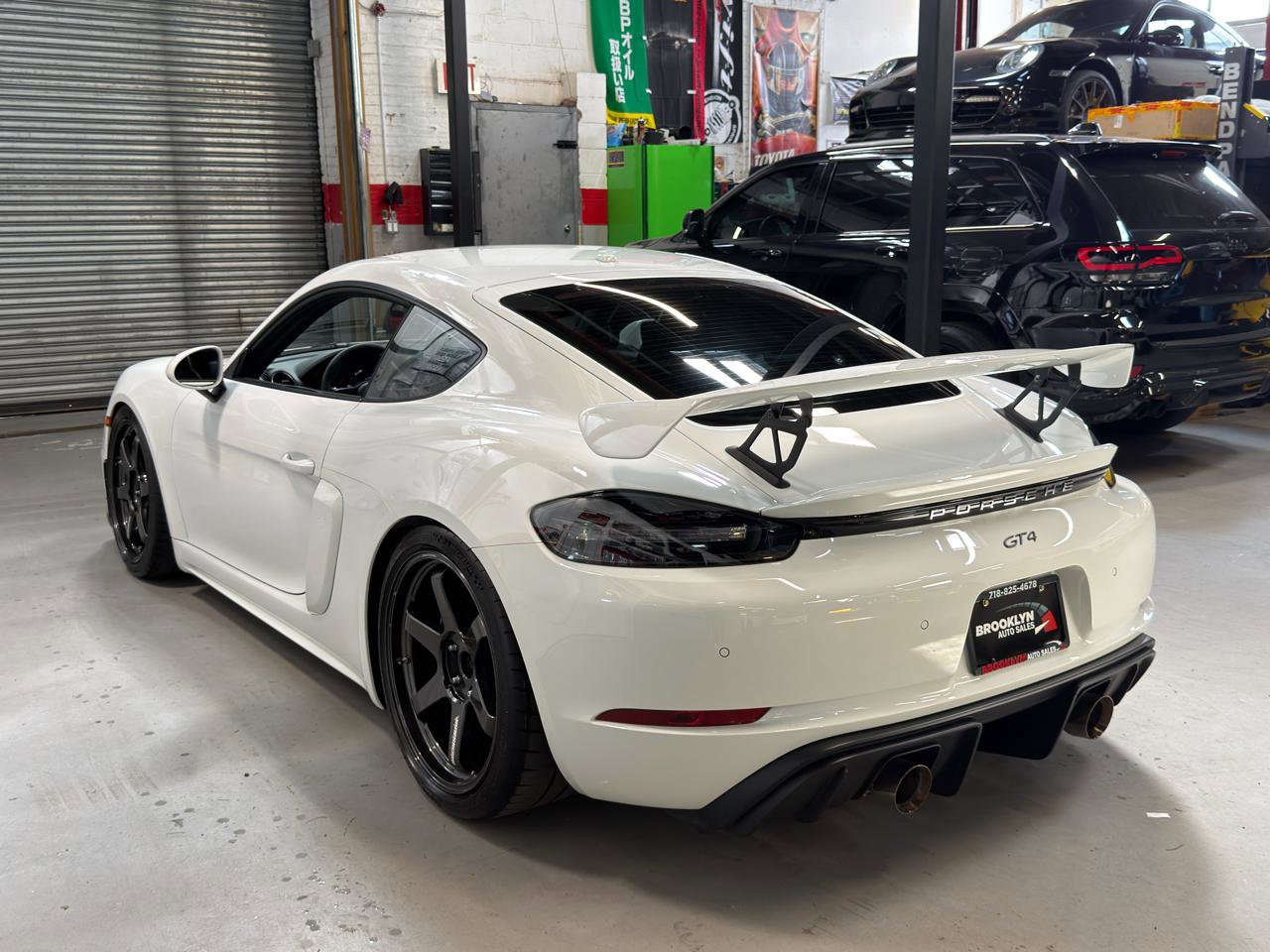 Used 2021 Porsche 718 Cayman GT4 image 9