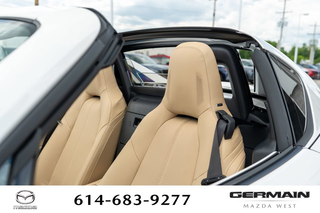 New 2026 MAZDA MX-5 Miata RF Grand Touring w/ Appearance Package RWD image 22