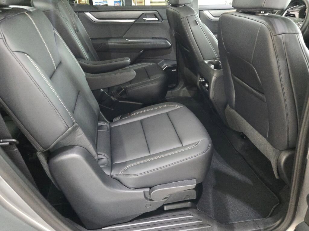 New 2026 GMC Acadia Elevation w/ Elevation Premium Package AWD/4WD image 9