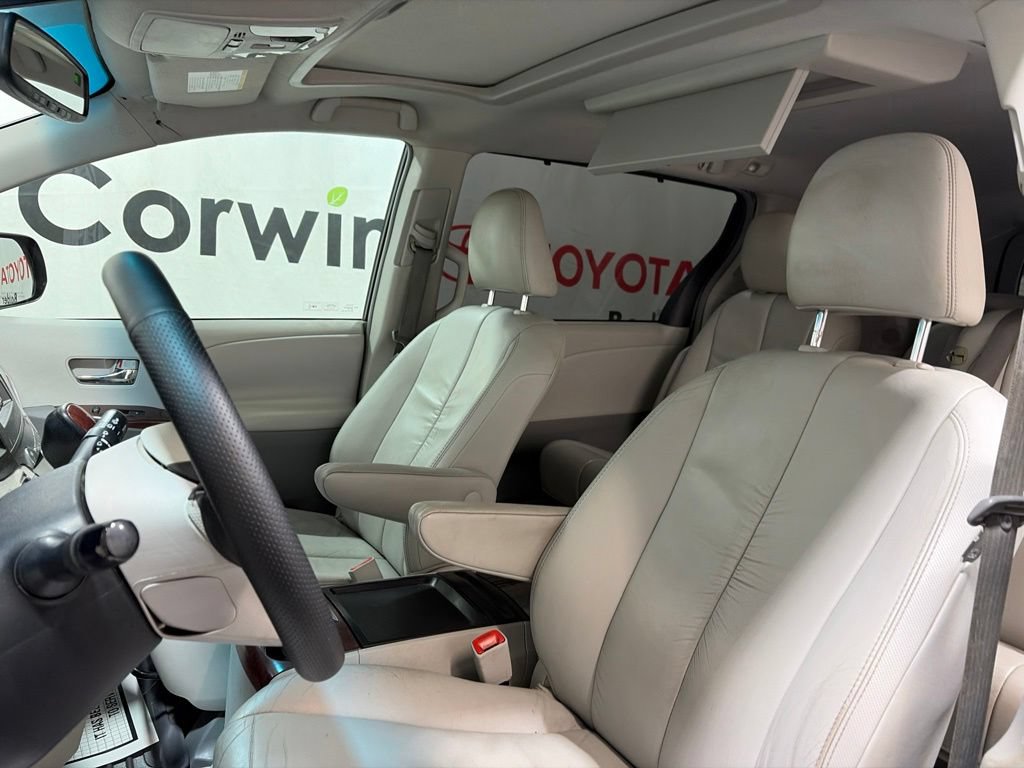 Used 2011 Toyota Sienna XLE w/ XLE Navigation Pkg FWD image 26