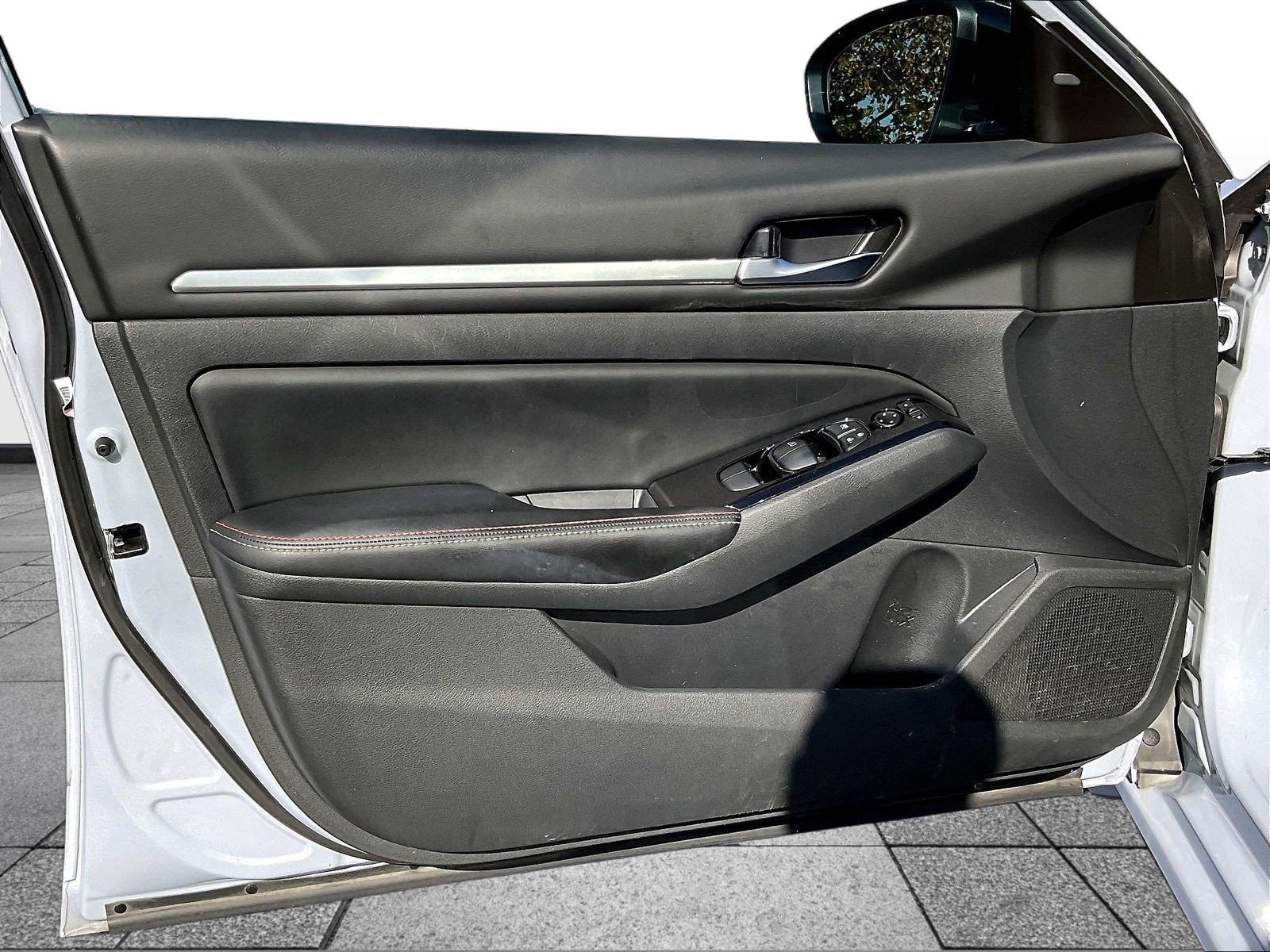 Certified 2024 Nissan Altima 2.5 SR w/ SR Premium Package FWD image 23