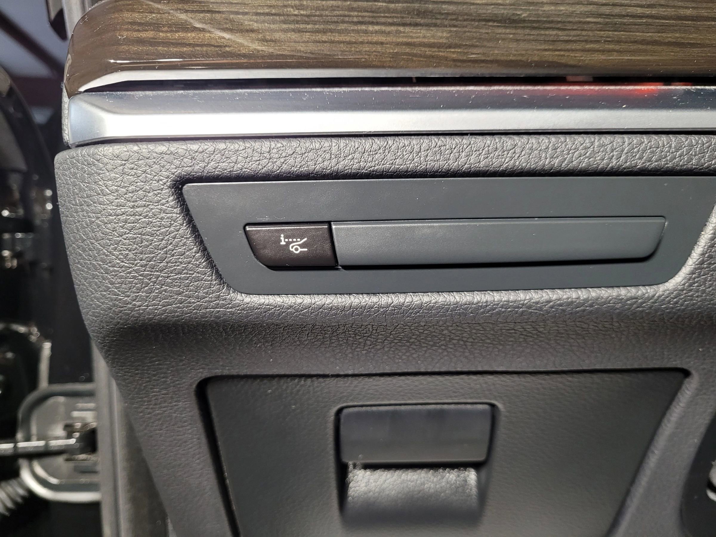 Used 2017 BMW 535i xDrive image 41