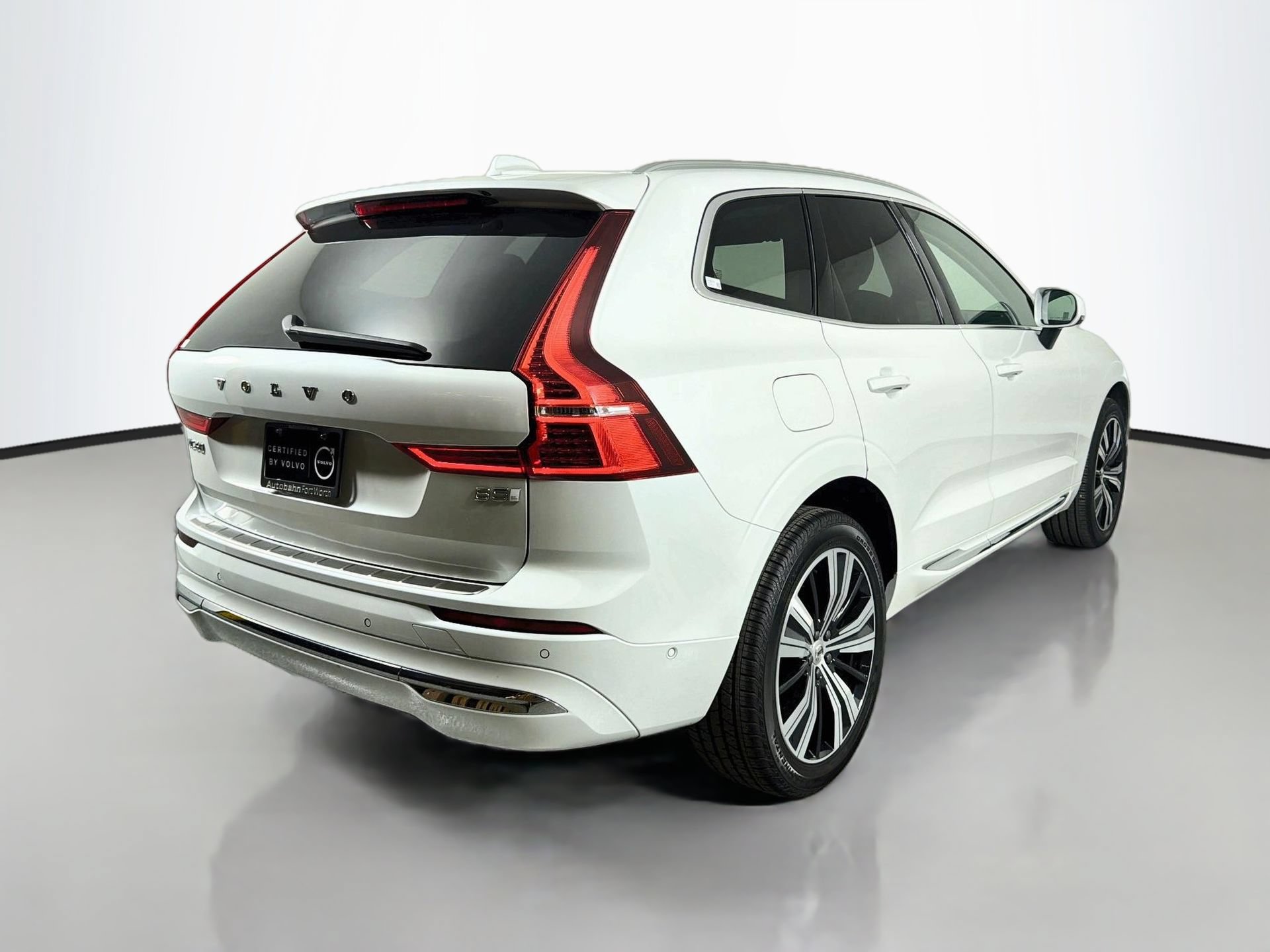 Certified 2023 Volvo XC60 B5 Plus w/ Protection Package Premier FWD image 6