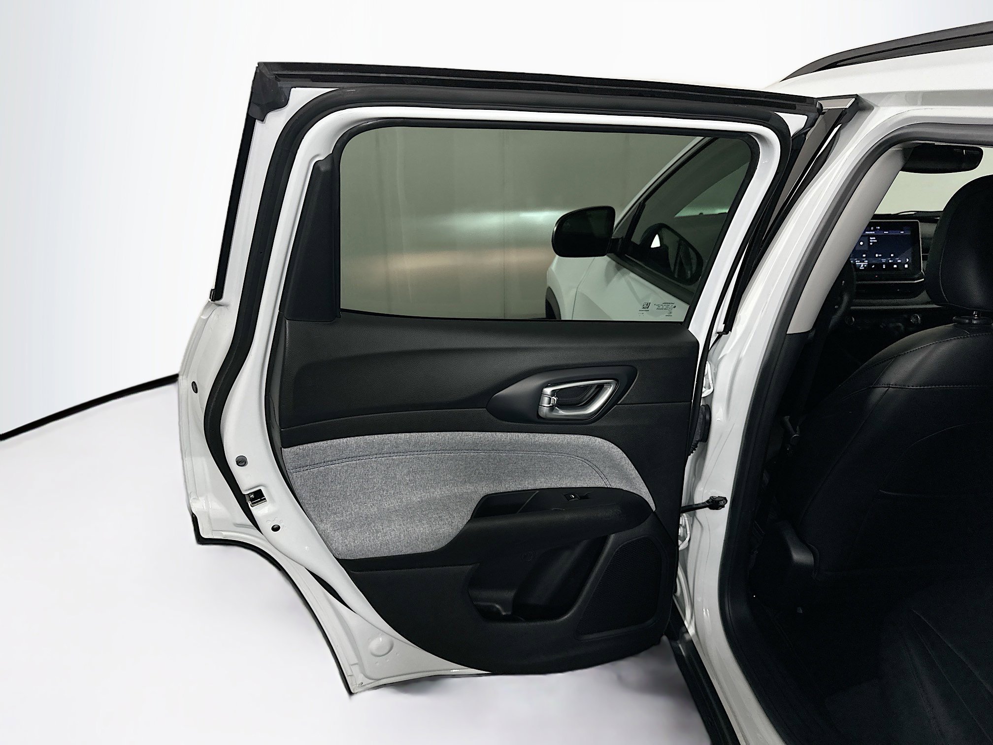 Used 2022 Jeep Compass Latitude image 24