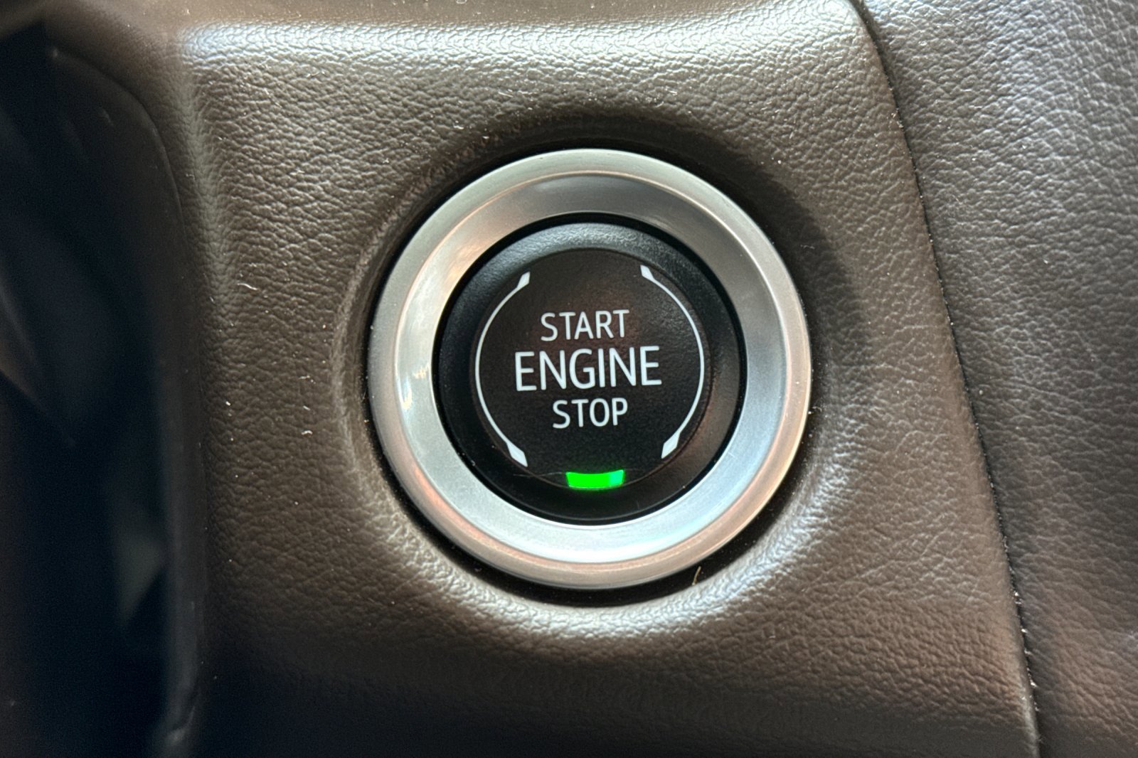 Used 2024 Chevrolet Suburban LT image 29