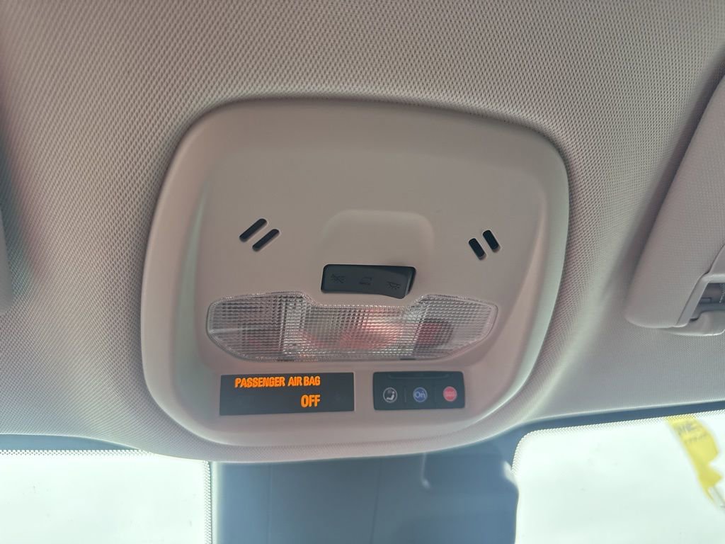 Used 2025 Chevrolet Trax LS image 39