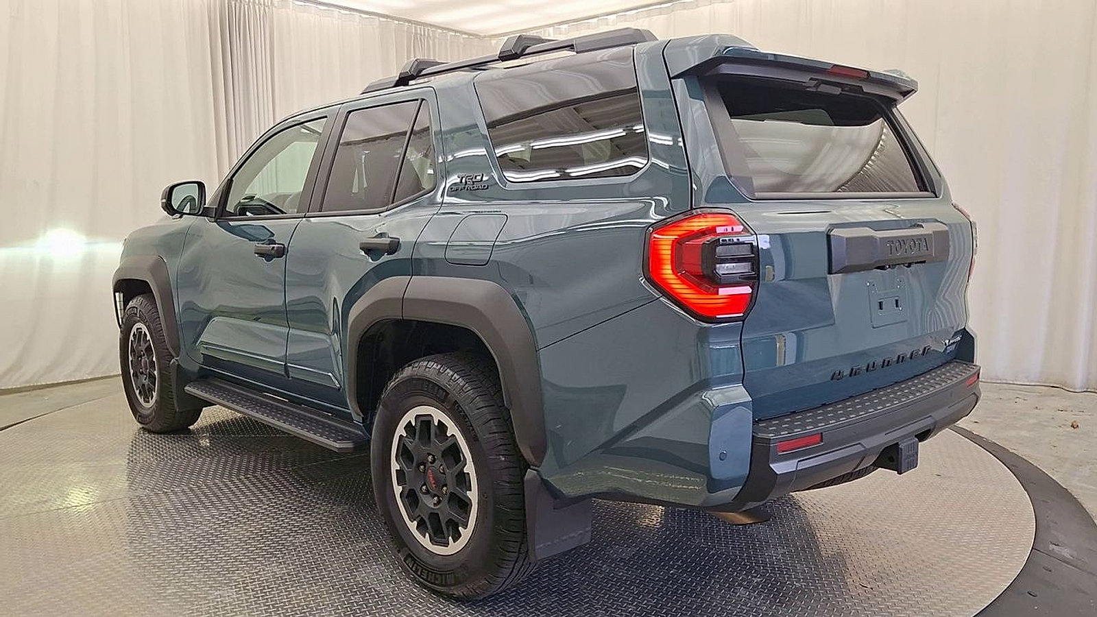 Certified 2025 Toyota 4Runner TRD Off-Road Premium w/ Tow Technology Package AWD/4WD image 13