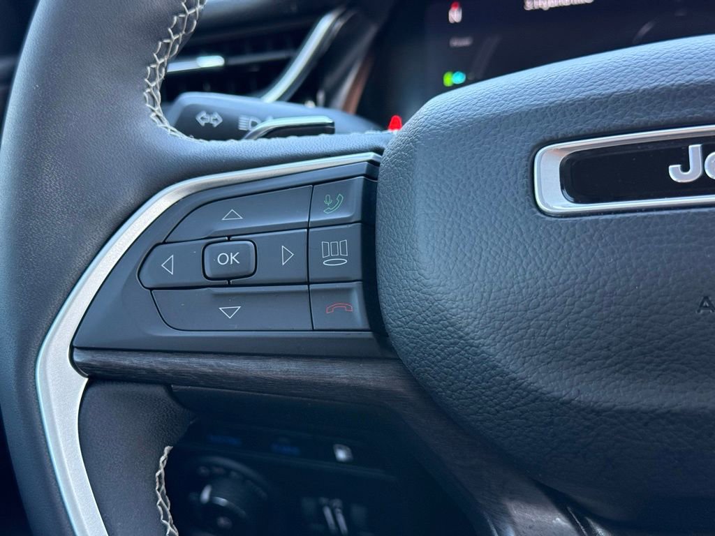 Used 2023 Jeep Grand Cherokee 4WD 4xe image 16