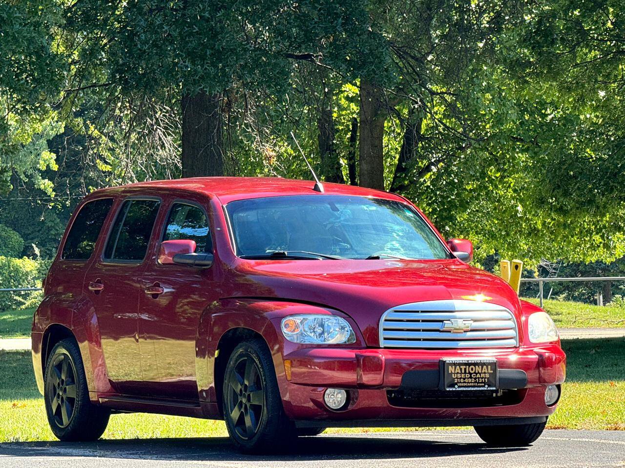 Used 2008 Chevrolet HHR LT w/ Enhanced Safety Package FWD image 2