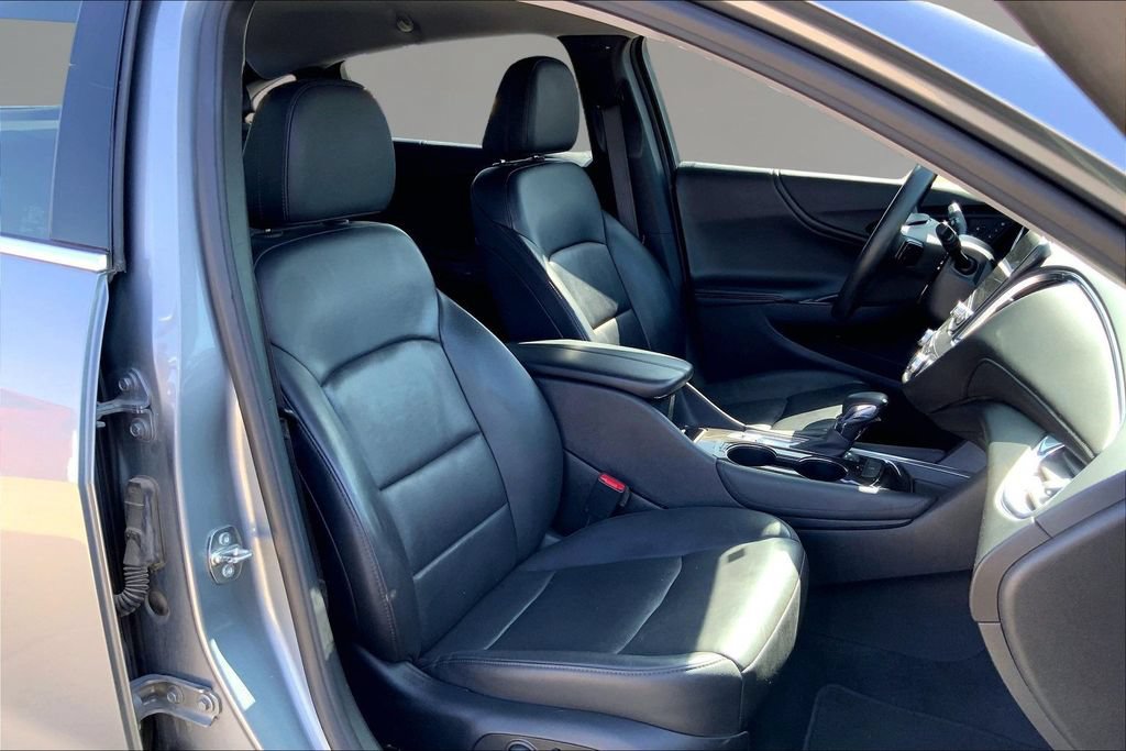 Used 2023 Chevrolet Malibu LT FWD image 7
