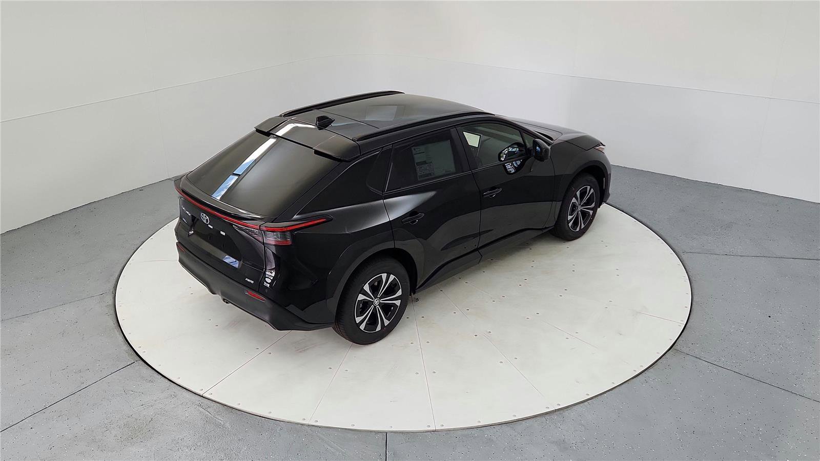 Used 2023 Toyota bZ4X XLE image 19