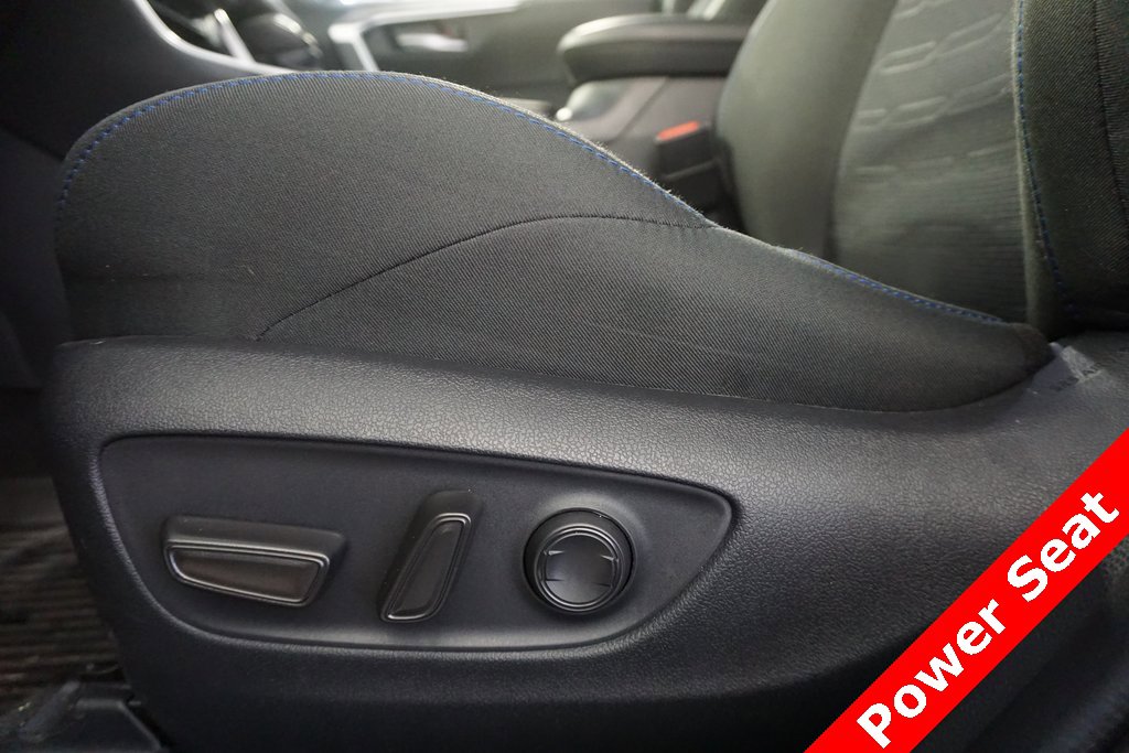 Used 2025 Toyota RAV4 SE image 6