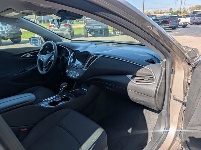Used 2024 Chevrolet Malibu LT FWD image 24