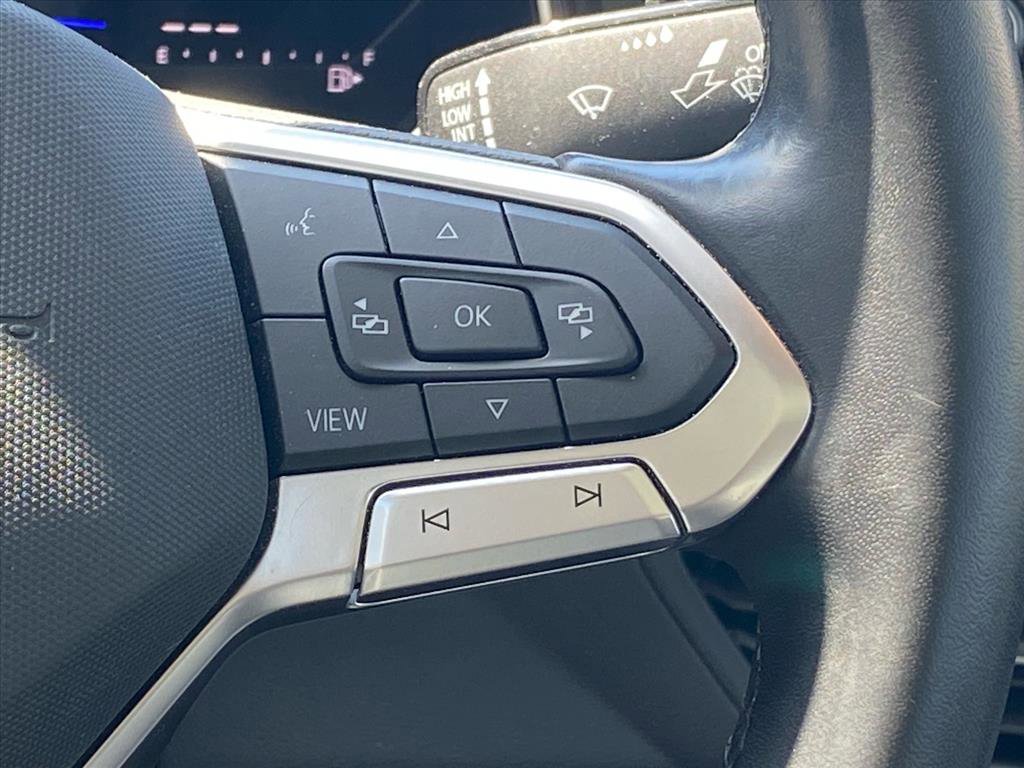 Certified 2023 Volkswagen Jetta SE w/ Panoramic Sunroof Package image 7