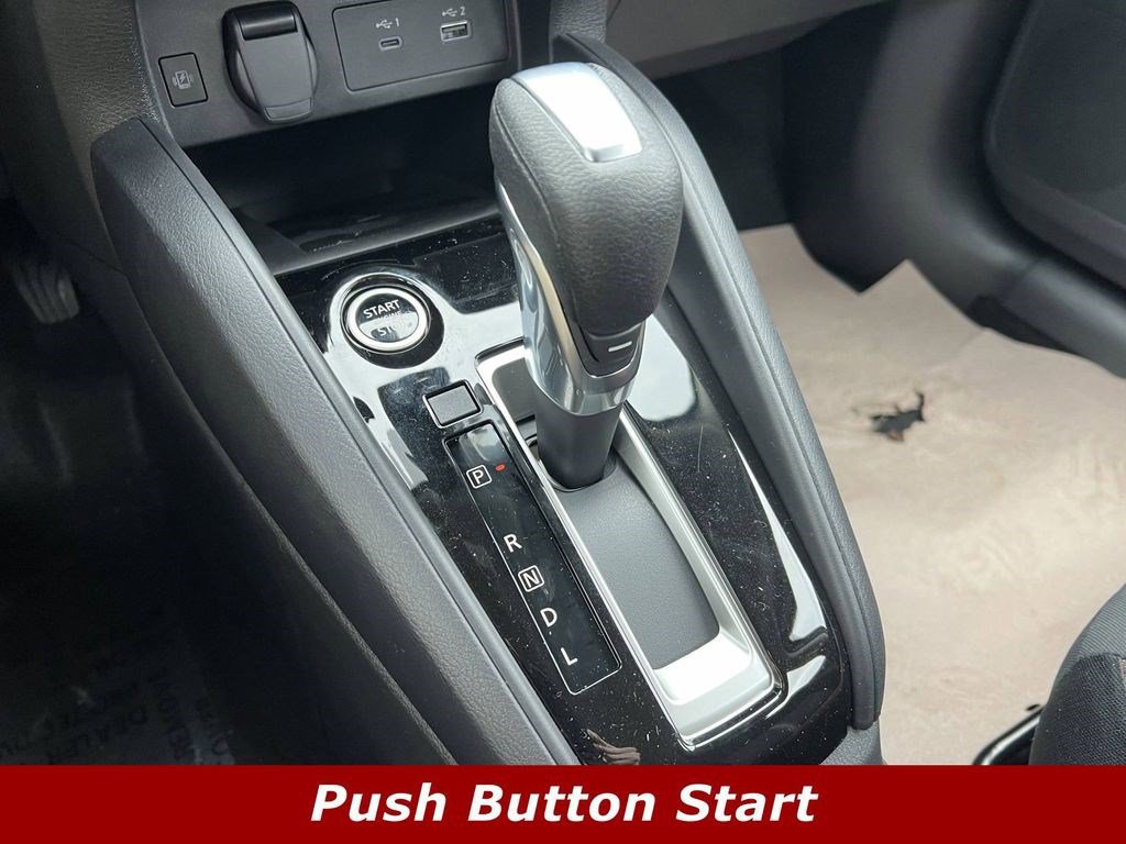 Certified 2025 Nissan Versa SR w/ Trunk Package FWD image 10