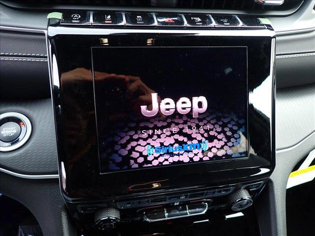 New 2025 Jeep Grand Cherokee L Altitude image 18