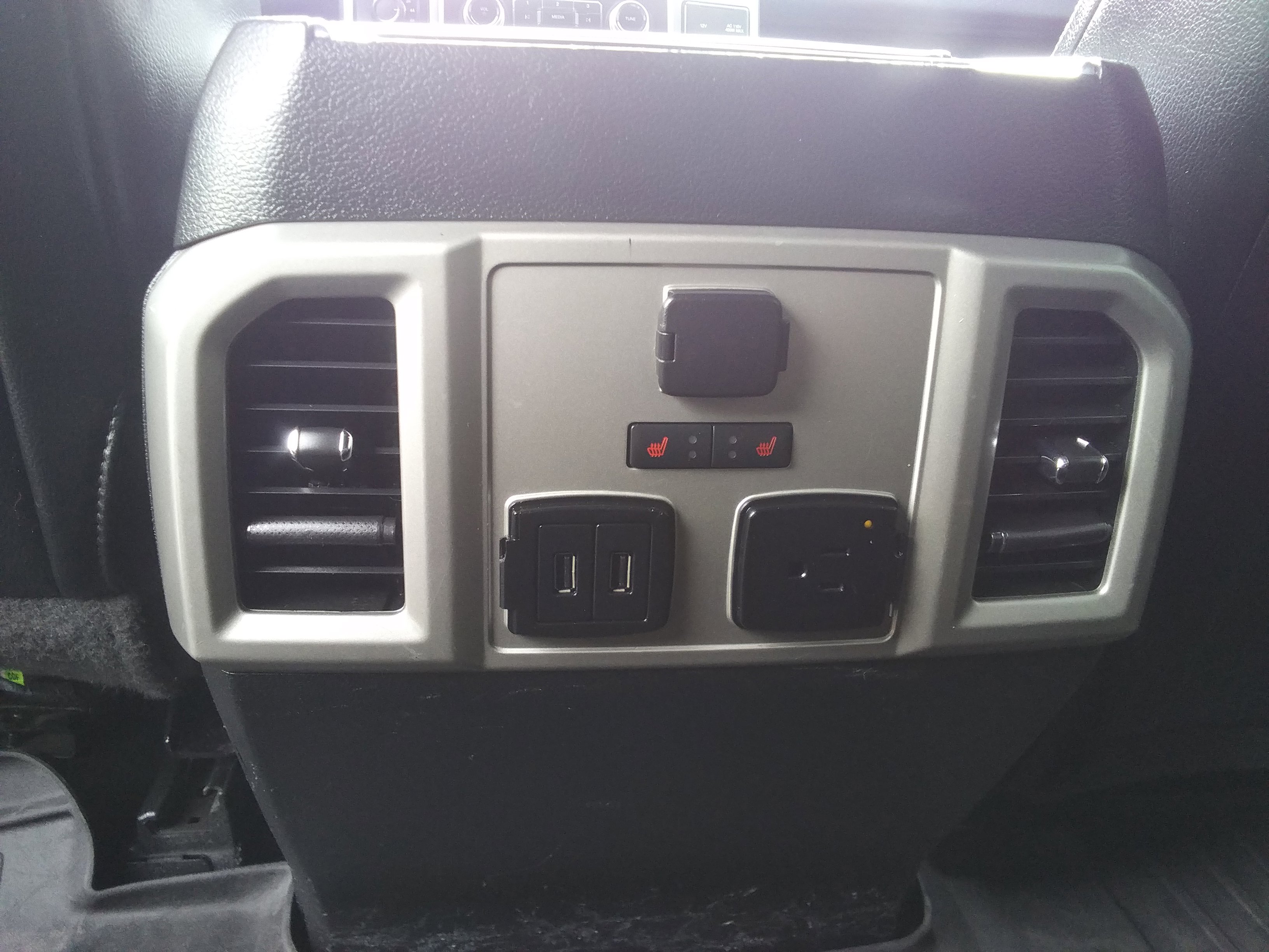 Used 2017 Ford F150 Lariat w/ Equipment Group 502A Luxury AWD/4WD image 10