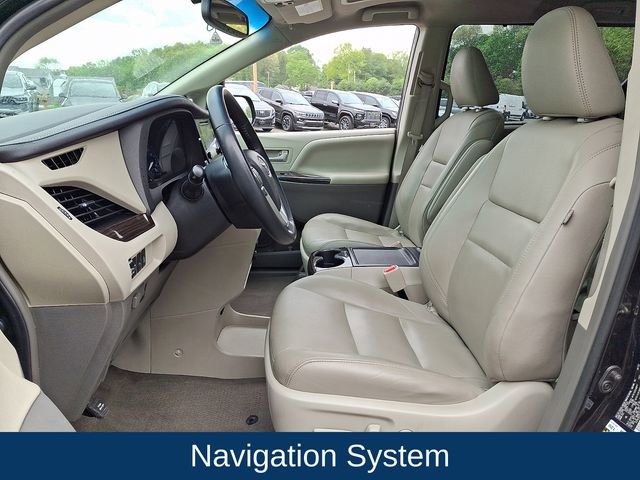 Used 2015 Toyota Sienna XLE Premium FWD image 2