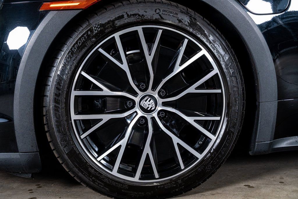 Used 2024 Porsche Taycan 4S w/ Premium Package image 10