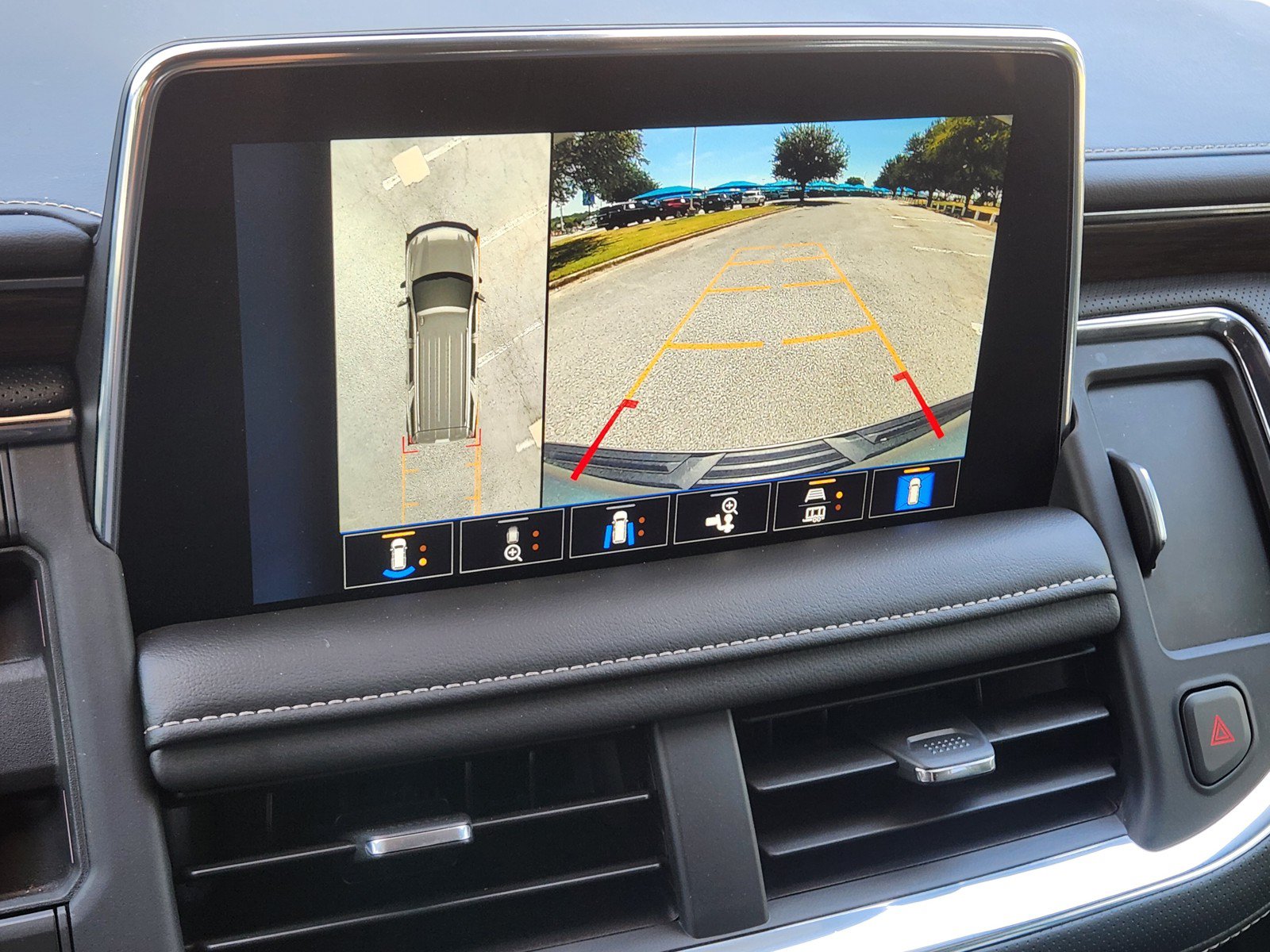Used 2023 Chevrolet Tahoe Premier AWD/4WD image 8