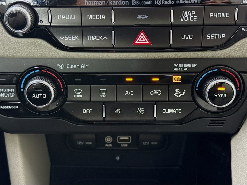 Used 2017 Kia Niro Touring w/ Advanced Technology Package FWD image 18