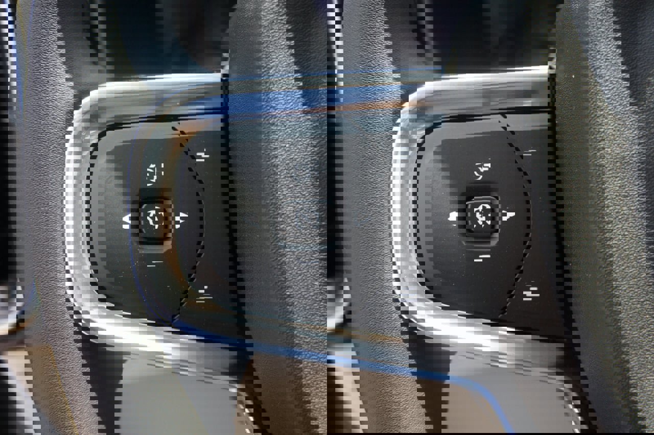 New 2026 Volvo XC40 B5 Ultra w/ Protection Package Premier image 16