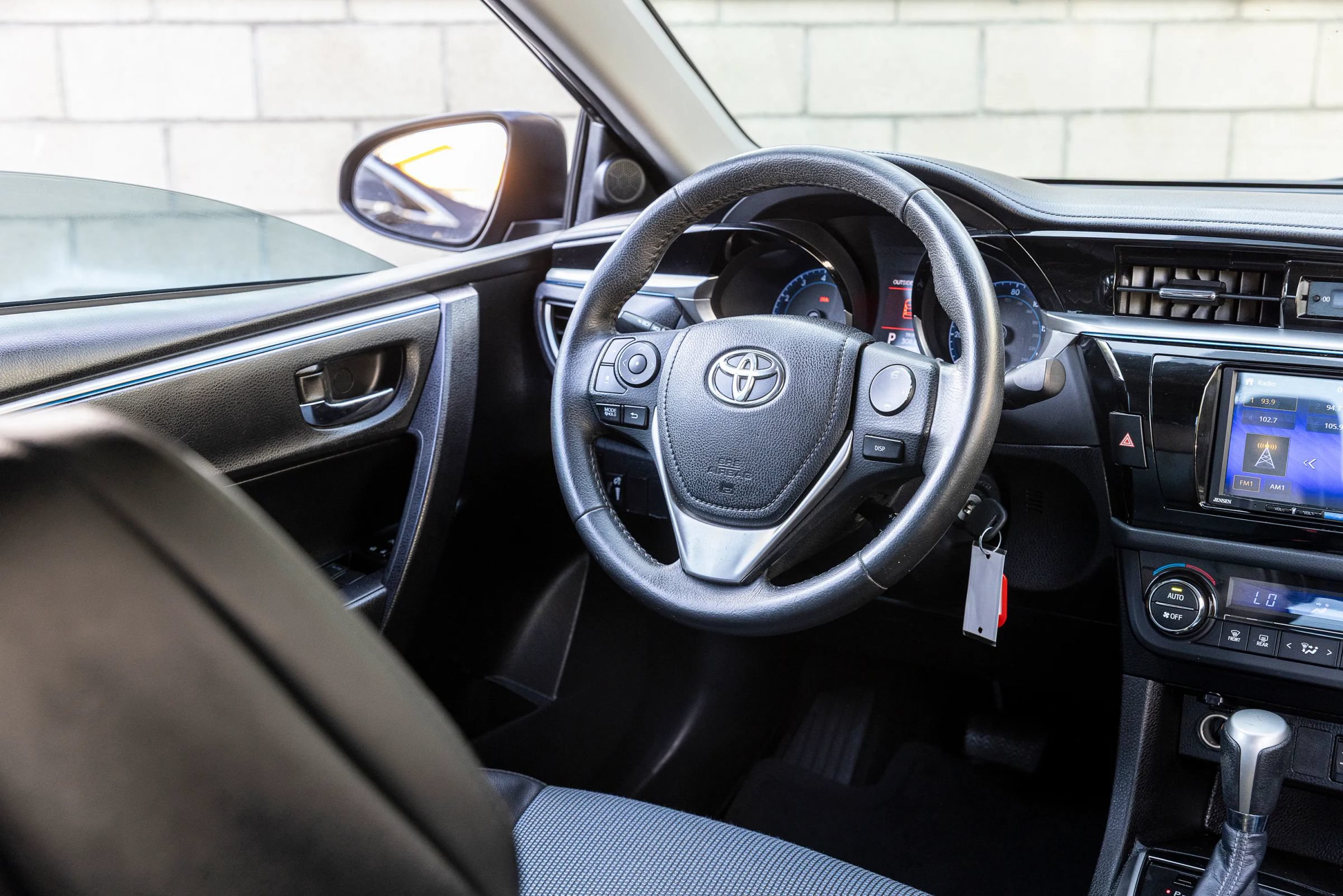 Used 2015 Toyota Corolla S FWD image 29