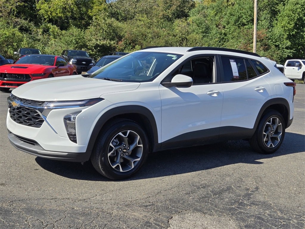 Used 2024 Chevrolet Trax LT image 7