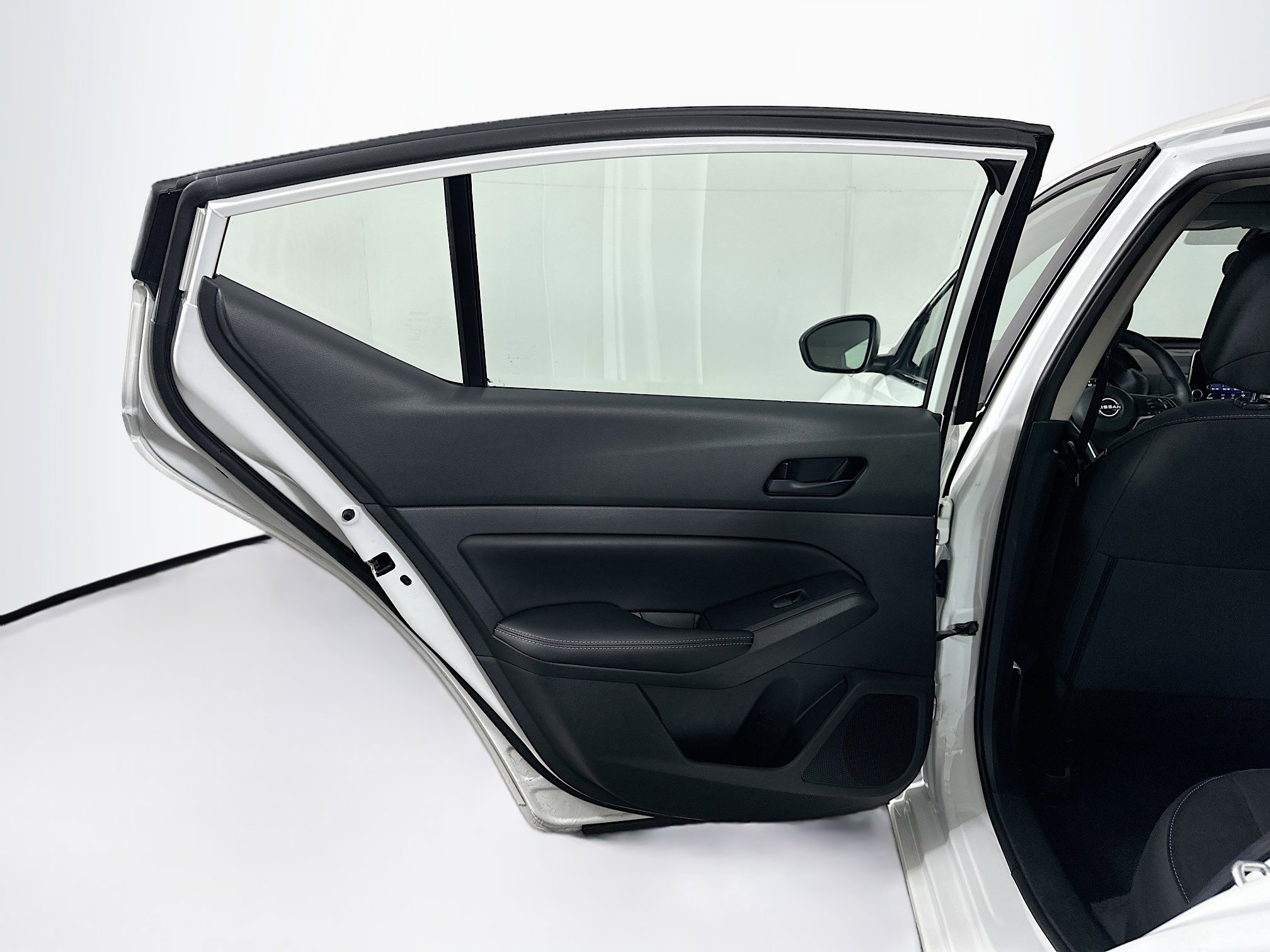 Used 2025 Nissan Altima 2.5 SV image 25