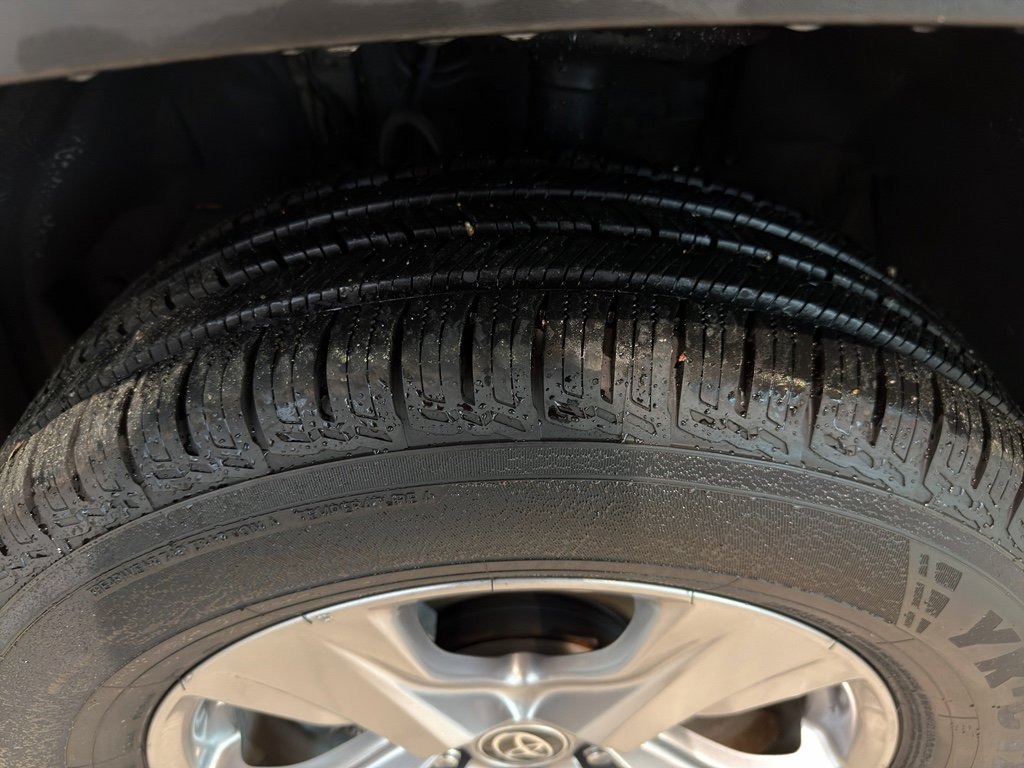 Used 2022 Toyota RAV4 XLE image 10