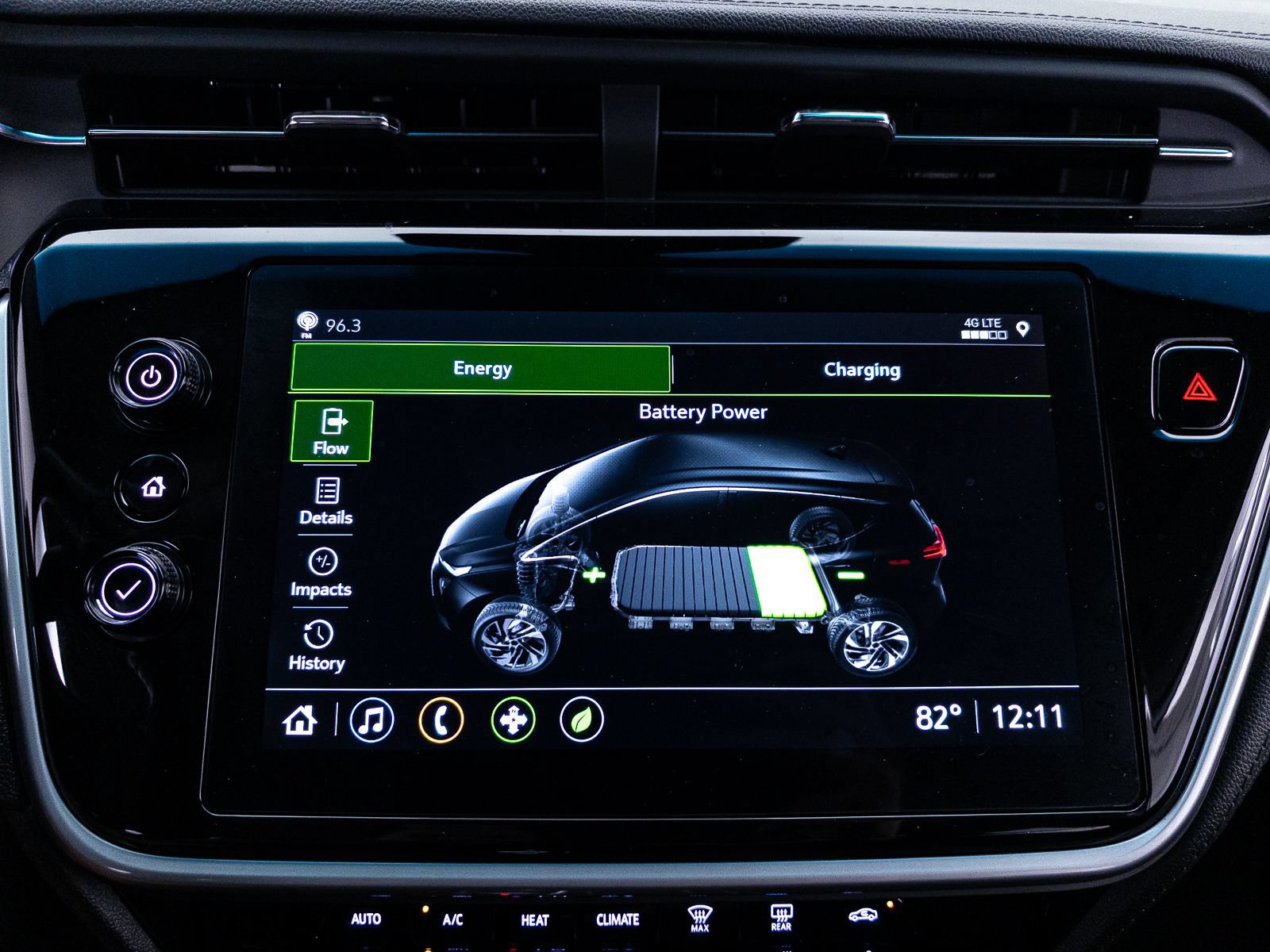 Used 2023 Chevrolet Bolt LT w/ Infotainment Package FWD image 7