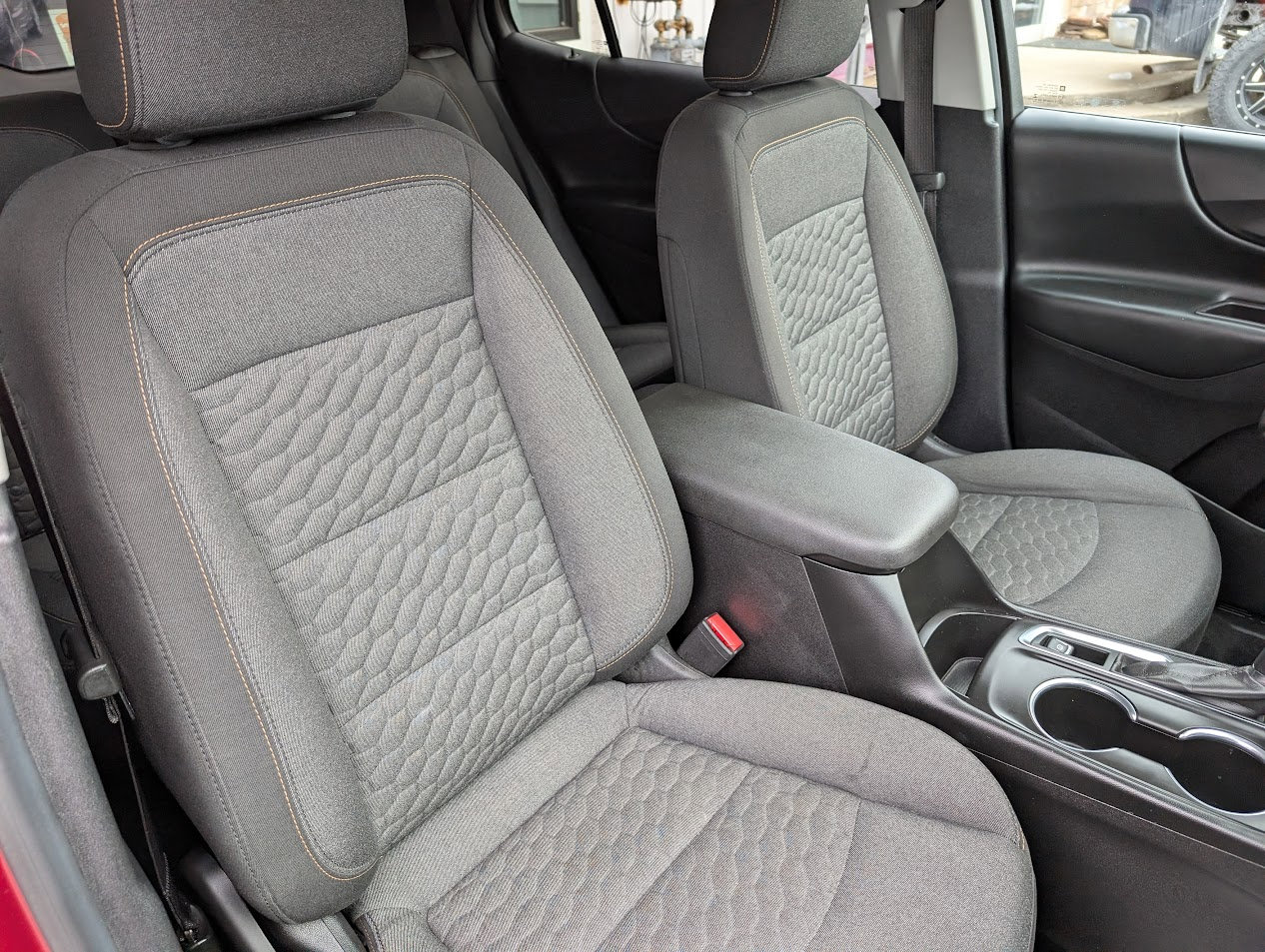 Used 2018 Chevrolet Equinox LT image 19