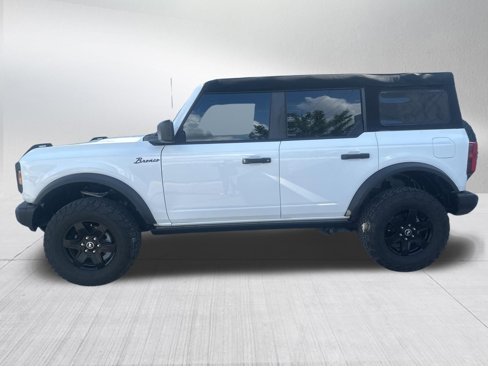 Used 2024 Ford Bronco Black Diamond AWD/4WD image 4