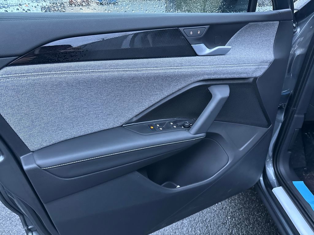 New 2025 Volkswagen Tiguan S image 5