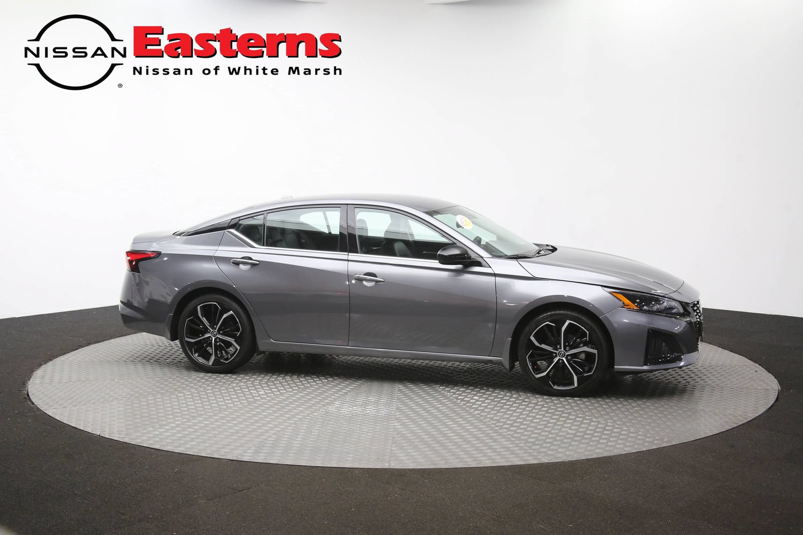 Used 2024 Nissan Altima 2.5 SR FWD image 40
