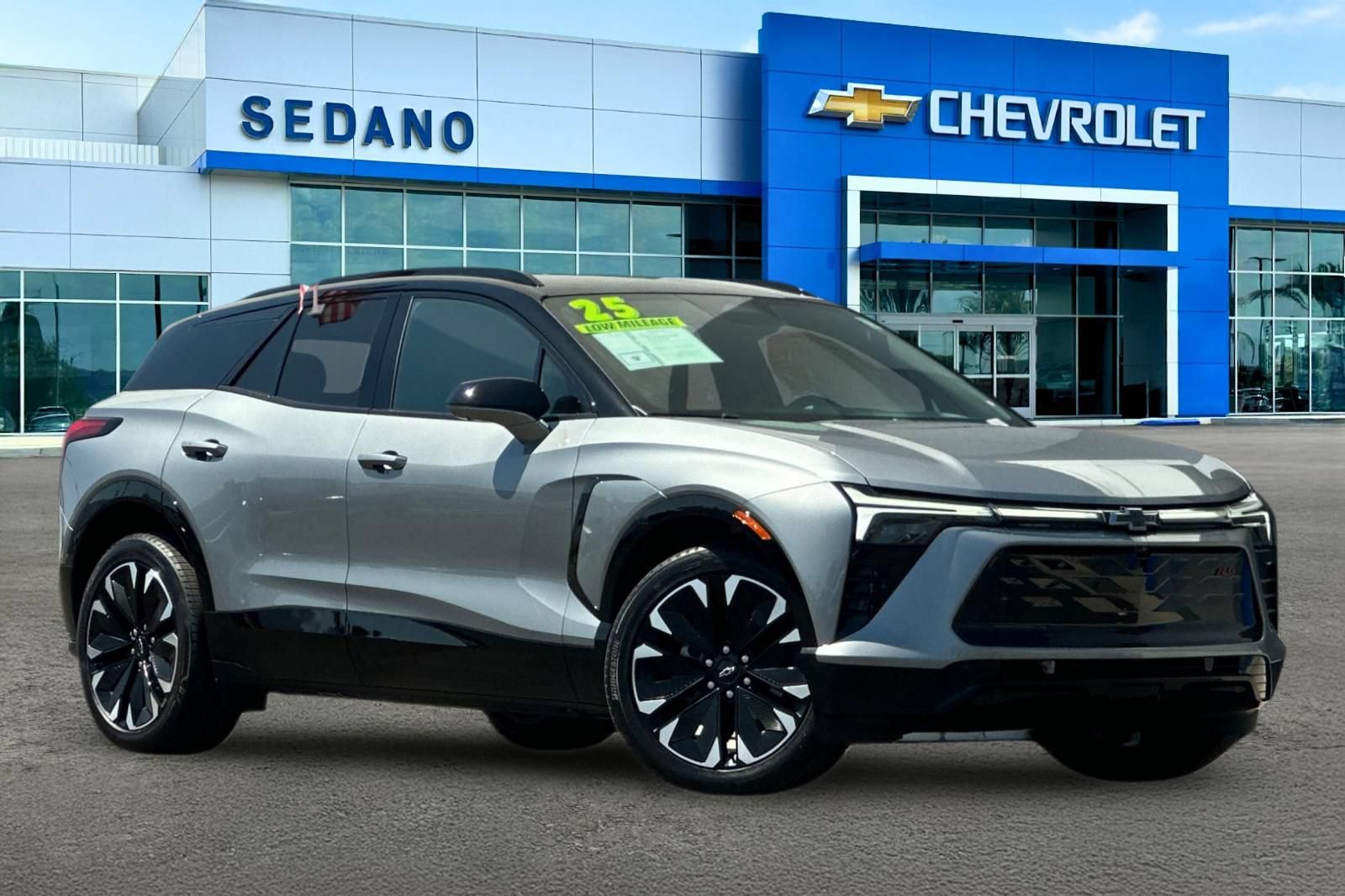 Used 2025 Chevrolet Blazer EV RS AWD/4WD image 2