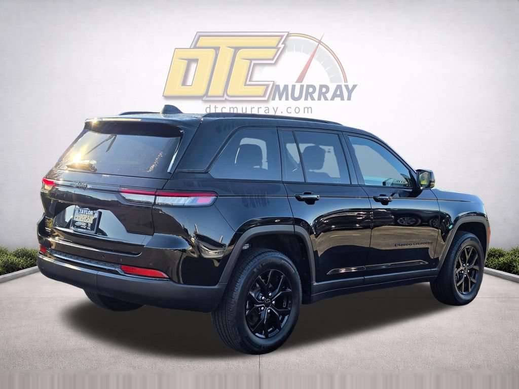 Used 2025 Jeep Grand Cherokee Altitude AWD/4WD image 4